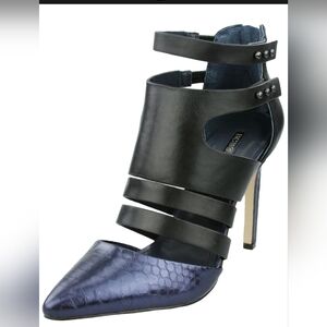 BCBGenertion Women's Canon Dress Pumps Fashion Blue Snakeskin And Black Leather